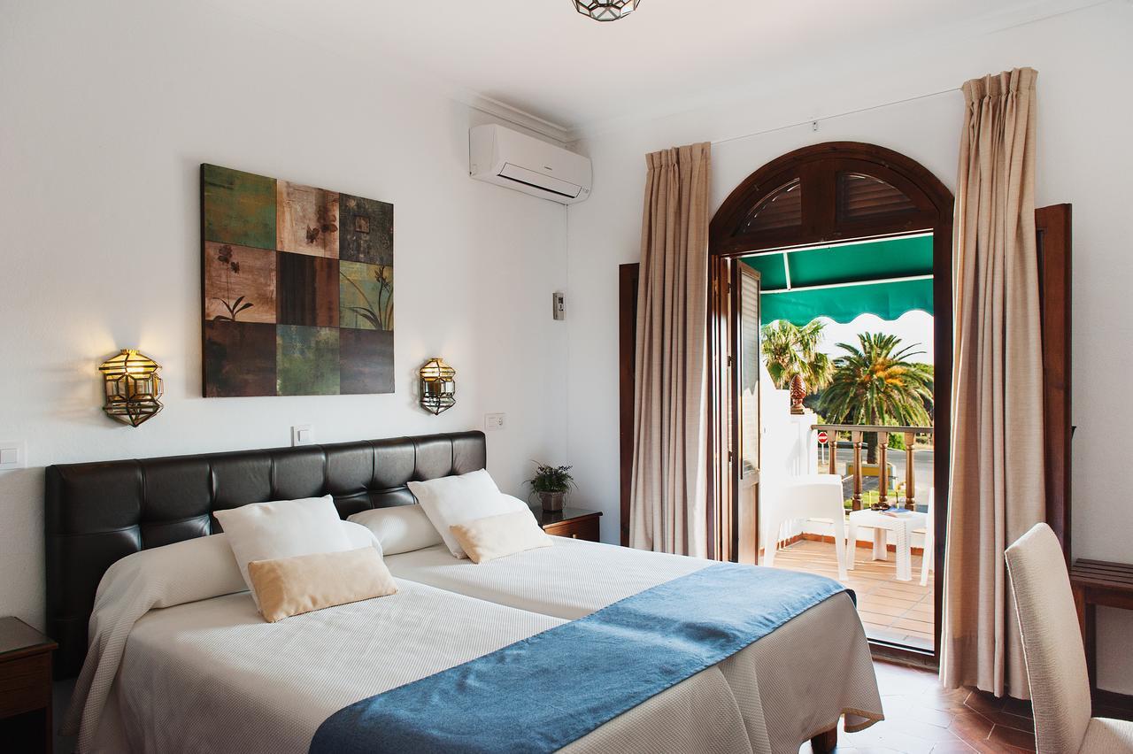 La Codorniz Hotel Тарифа Екстериор снимка